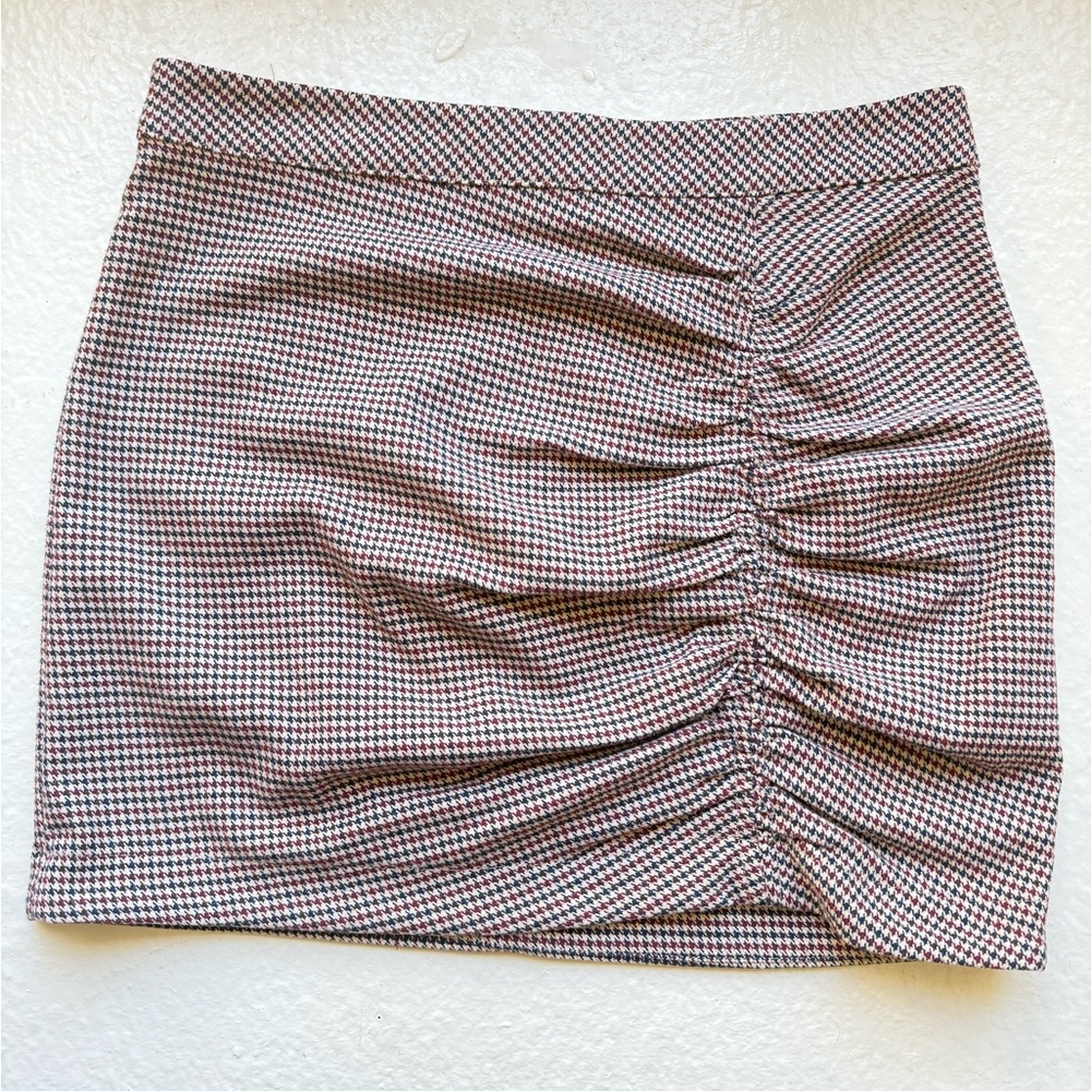 Stylish Houndstooth Skirt